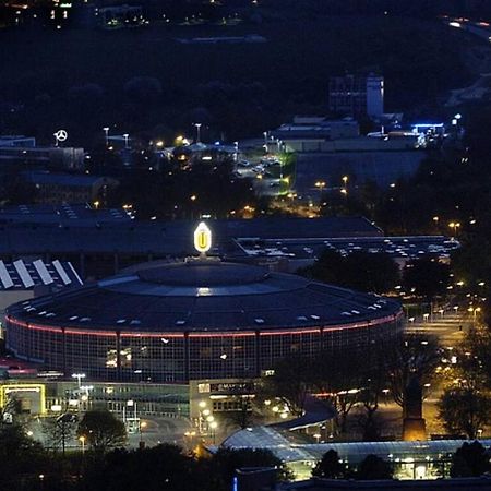 Schoene Grosse Wohnung 2 Schlafzimmer Bis 6 Pax Naehe Stadion Signal Iduna Dortmund Eksteriør billede