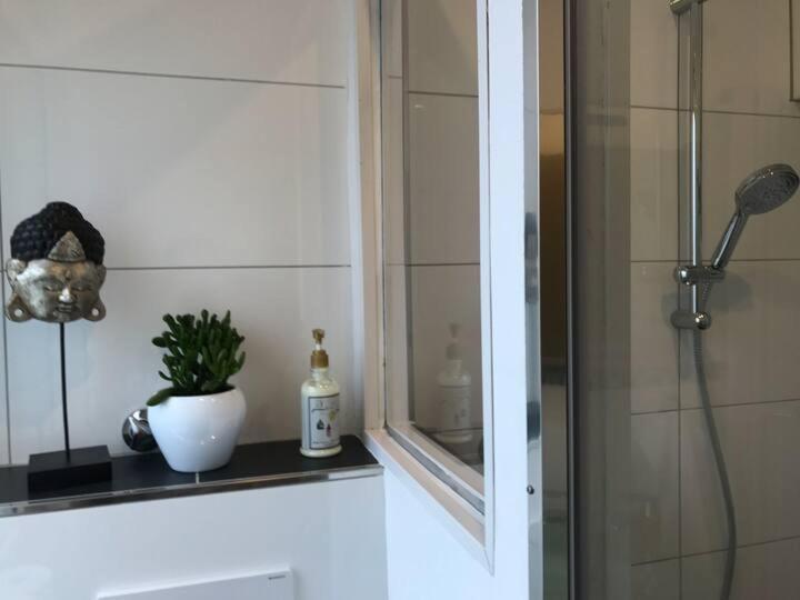Schoene Grosse Wohnung 2 Schlafzimmer Bis 6 Pax Naehe Stadion Signal Iduna Dortmund Eksteriør billede