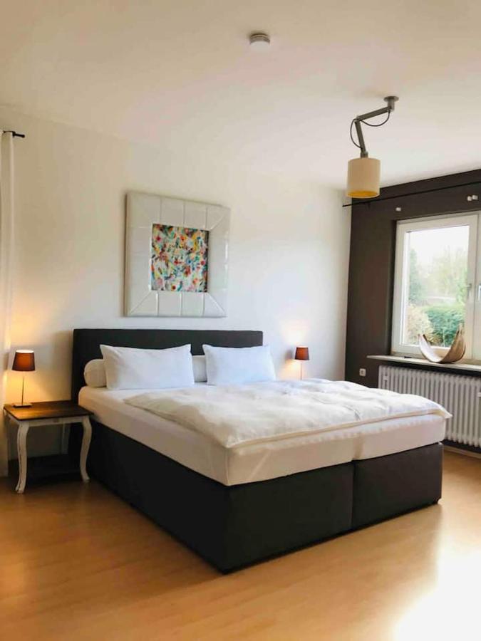 Schoene Grosse Wohnung 2 Schlafzimmer Bis 6 Pax Naehe Stadion Signal Iduna Dortmund Eksteriør billede