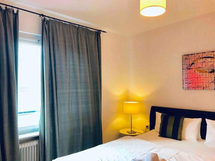 Schoene Grosse Wohnung 2 Schlafzimmer Bis 6 Pax Naehe Stadion Signal Iduna Dortmund Eksteriør billede